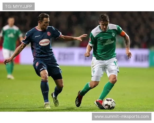 博尼法斯展现强势身体对抗，引领球队攻坚克难