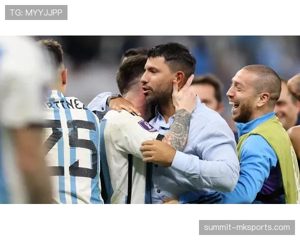 莱万 vs 阿圭罗：终结效率与战术角色差异