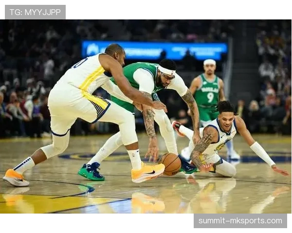 安东尼·戴维斯挡拆拉开空间提升防守转换效率明显